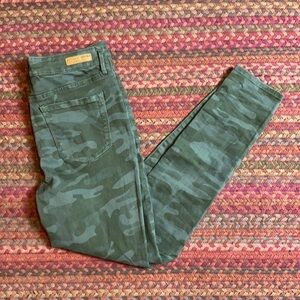 NWOT SANCTUARY ARMY CAMO DENIM SKINNY JEANS
